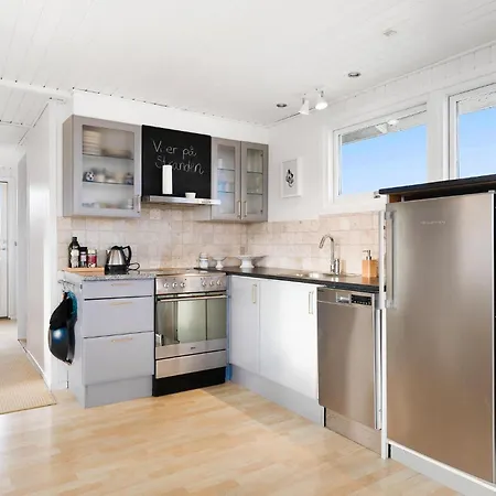 3 Bedroom Awesome In Juelsminde