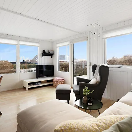 3 Bedroom Awesome In Juelsminde *