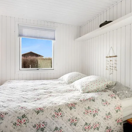 3 Bedroom Awesome In Juelsminde *